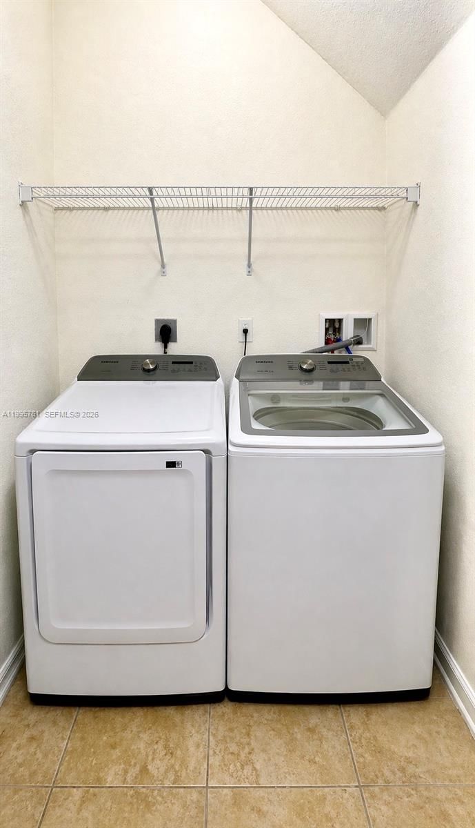 Real estate property located at 10870 88th Ter #216, Miami-dade, Coronado At Doral Iii Con, Doral, FL