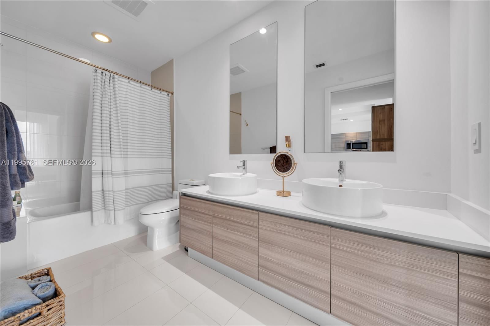 Real estate property located at 121 34th St L606, Miami-dade, 3401 Midtown Condo, Miami, FL