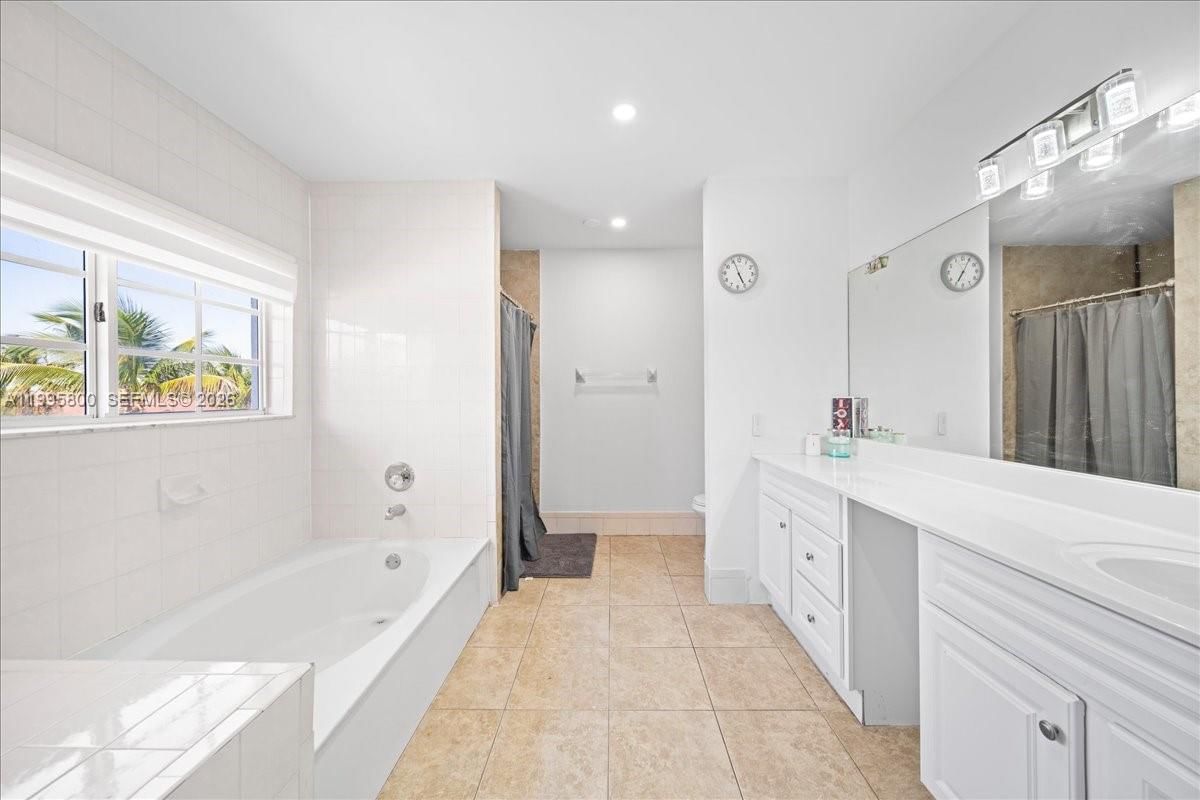 Real estate property located at 15341 36th St, Miami-dade, Caribe Lakes Phase I, Miami, FL