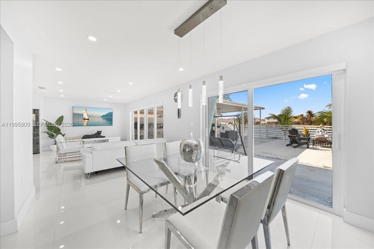 Real estate property located at 15341 36th St, Miami-dade, Caribe Lakes Phase I, Miami, FL