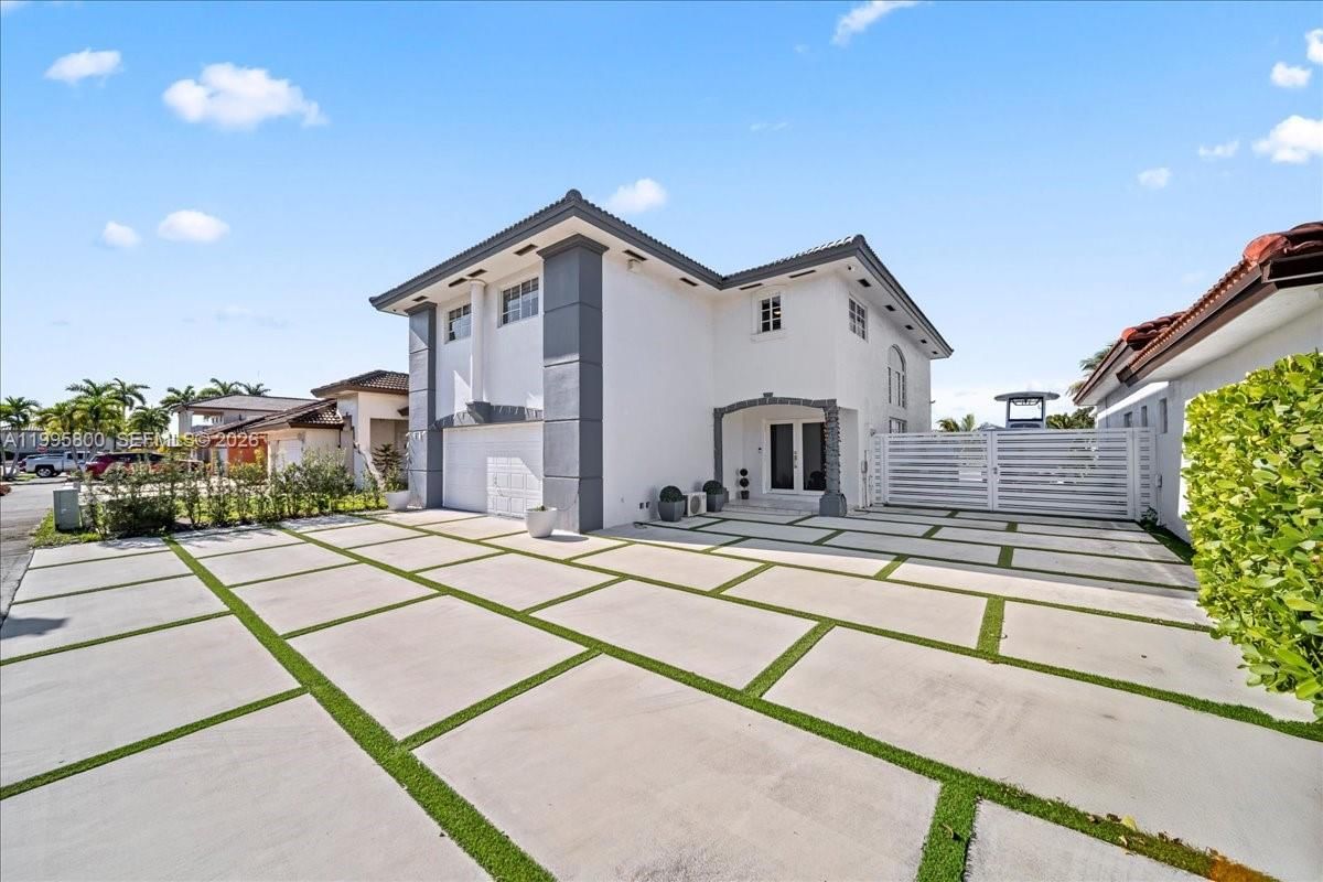 Real estate property located at 15341 36th St, Miami-dade, Caribe Lakes Phase I, Miami, FL