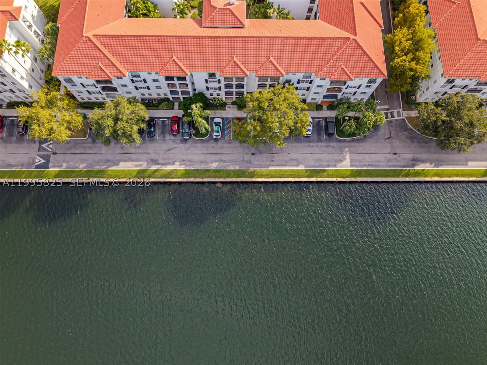 Real estate property located at 3245 184th St #13405, Miami-dade, Village By The Bay Condo, Aventura, FL