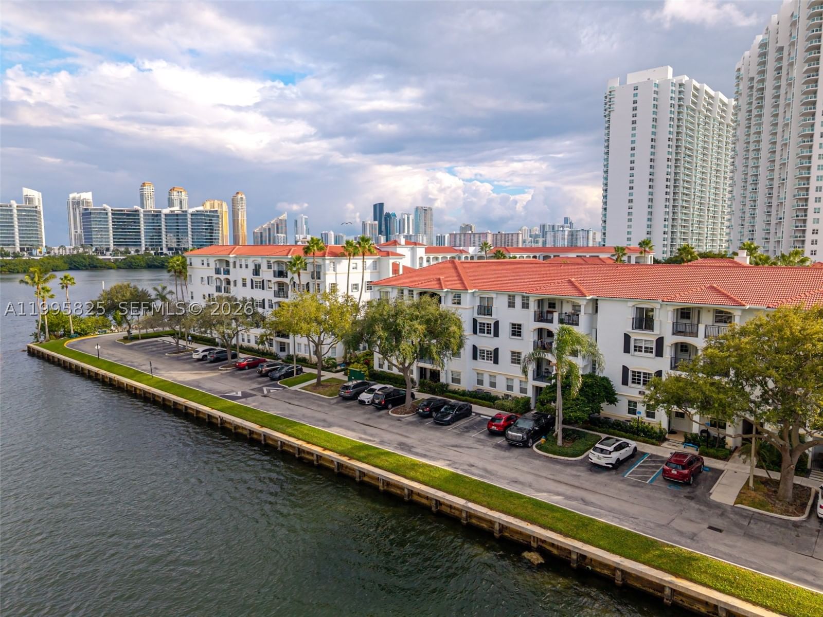 Real estate property located at 3245 184th St #13405, Miami-dade, Village By The Bay Condo, Aventura, FL