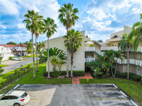 Real estate property located at 21121 85th Ave #216, Miami-dade, Cove Condo Phase I, Cutler Bay, FL