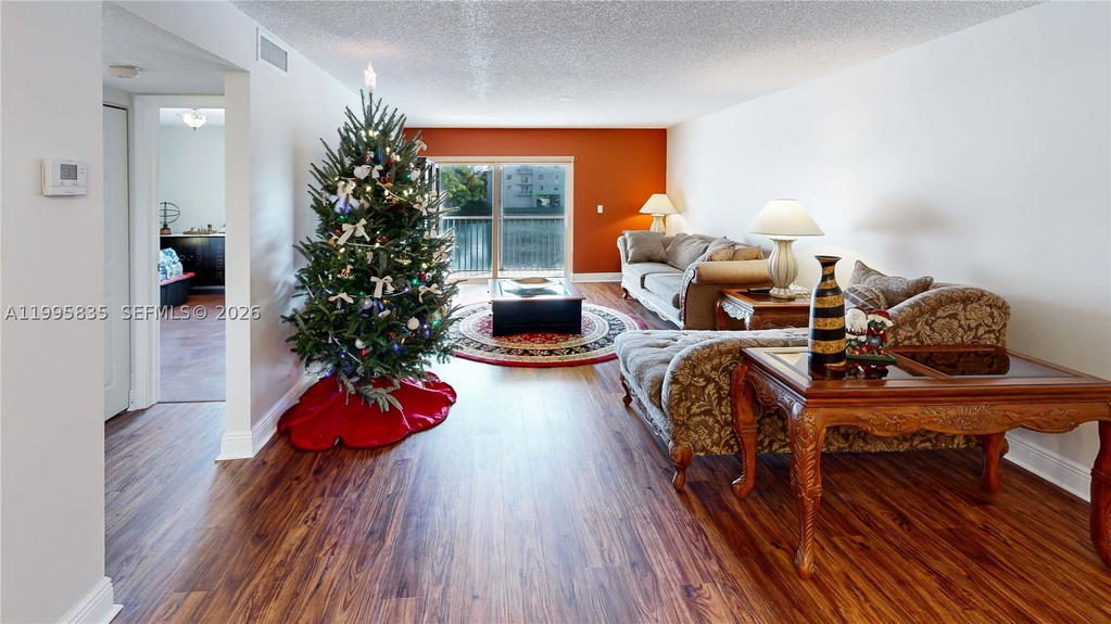 Real estate property located at 21121 85th Ave #216, Miami-dade, Cove Condo Phase I, Cutler Bay, FL
