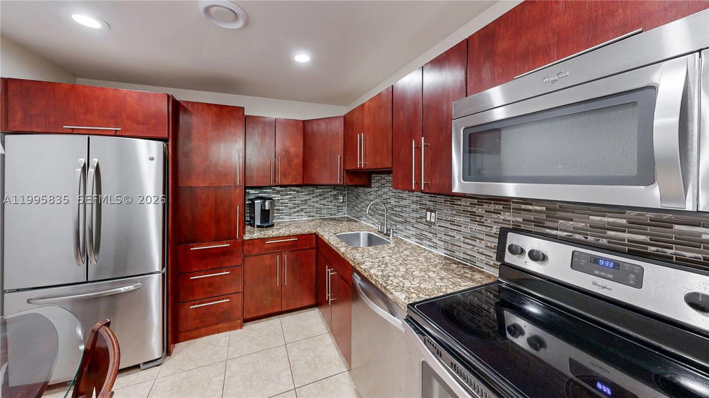 Real estate property located at 21121 85th Ave #216, Miami-dade, Cove Condo Phase I, Cutler Bay, FL