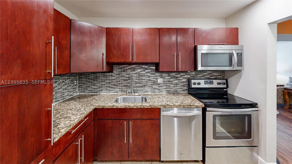 Real estate property located at 21121 85th Ave #216, Miami-dade, Cove Condo Phase I, Cutler Bay, FL