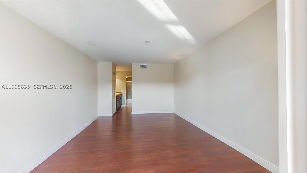 Real estate property located at 21121 85th Ave #216, Miami-dade, Cove Condo Phase I, Cutler Bay, FL