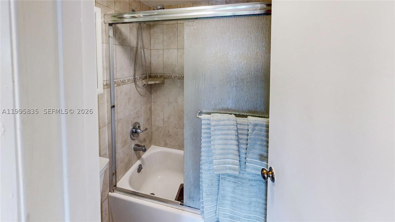 Real estate property located at 21121 85th Ave #216, Miami-dade, Cove Condo Phase I, Cutler Bay, FL