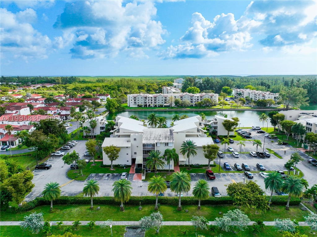 Real estate property located at 21121 85th Ave #216, Miami-dade, Cove Condo Phase I, Cutler Bay, FL
