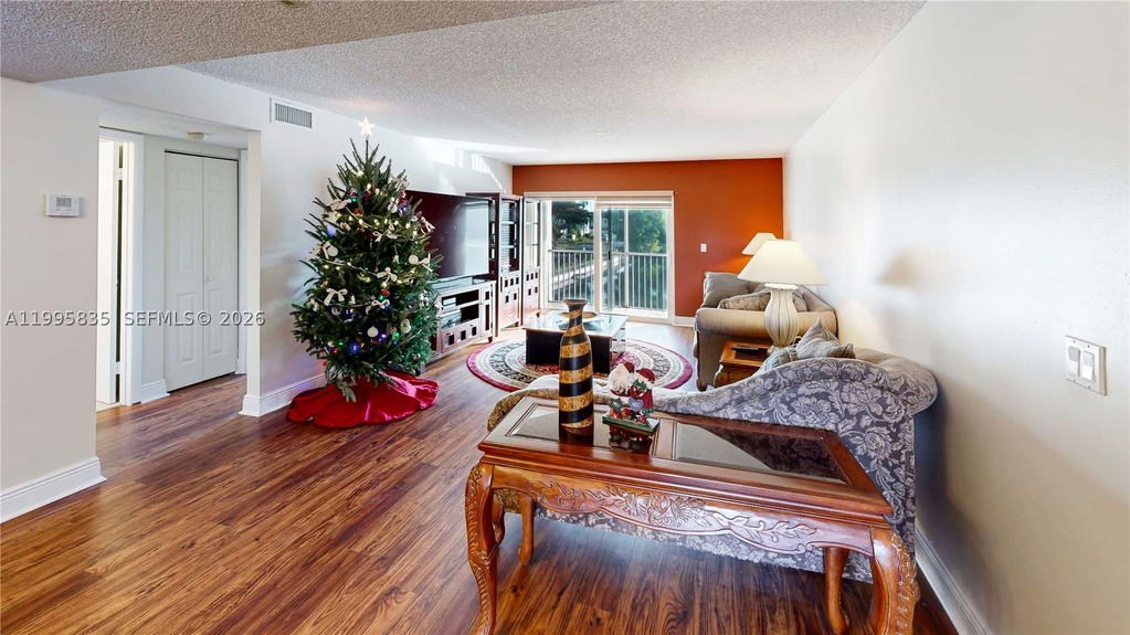 Real estate property located at 21121 85th Ave #216, Miami-dade, Cove Condo Phase I, Cutler Bay, FL
