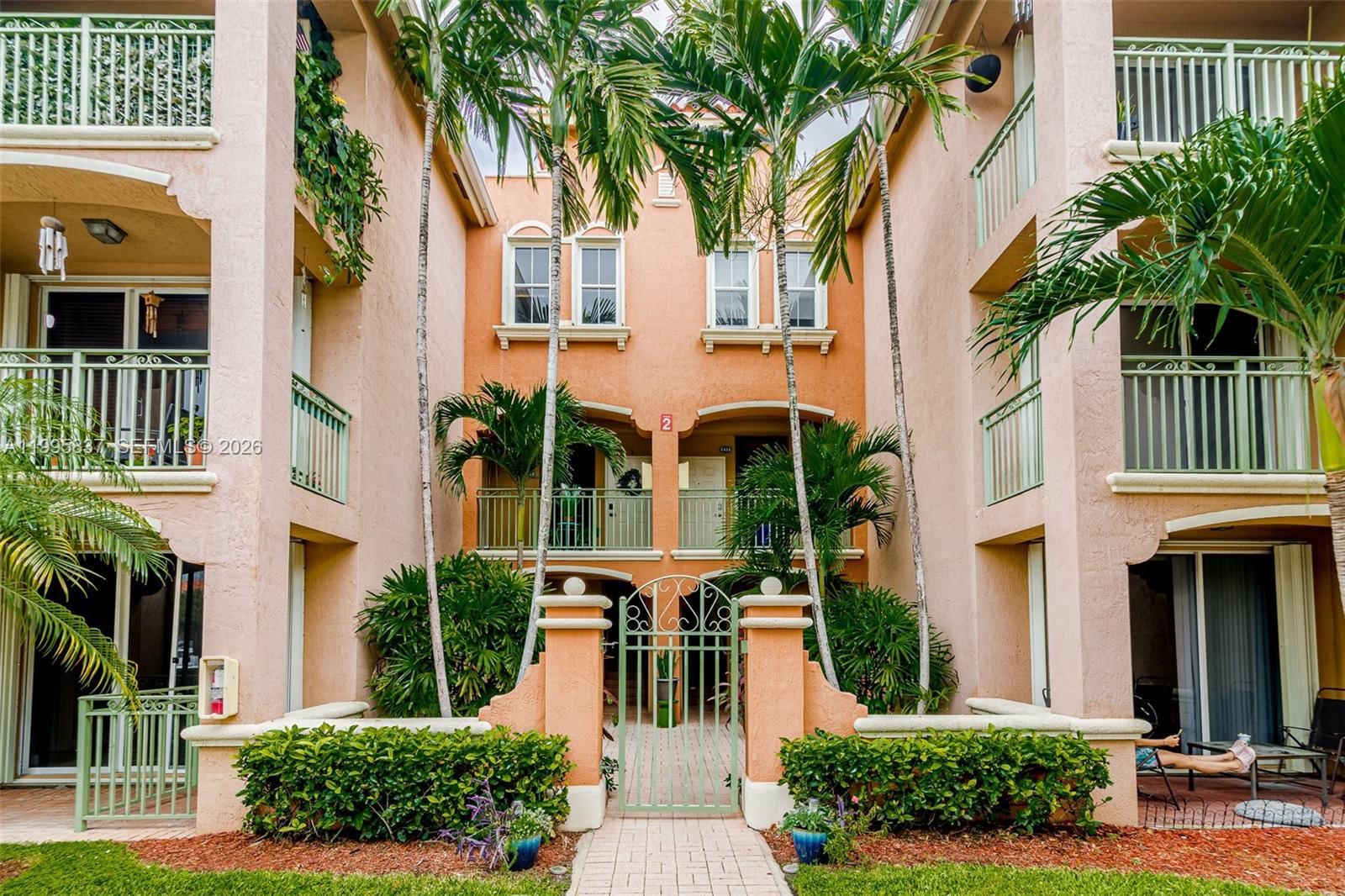 Real estate property located at 6540 114th Ave #1423, Miami-dade, The Courts At Doral Isles, Doral, FL
