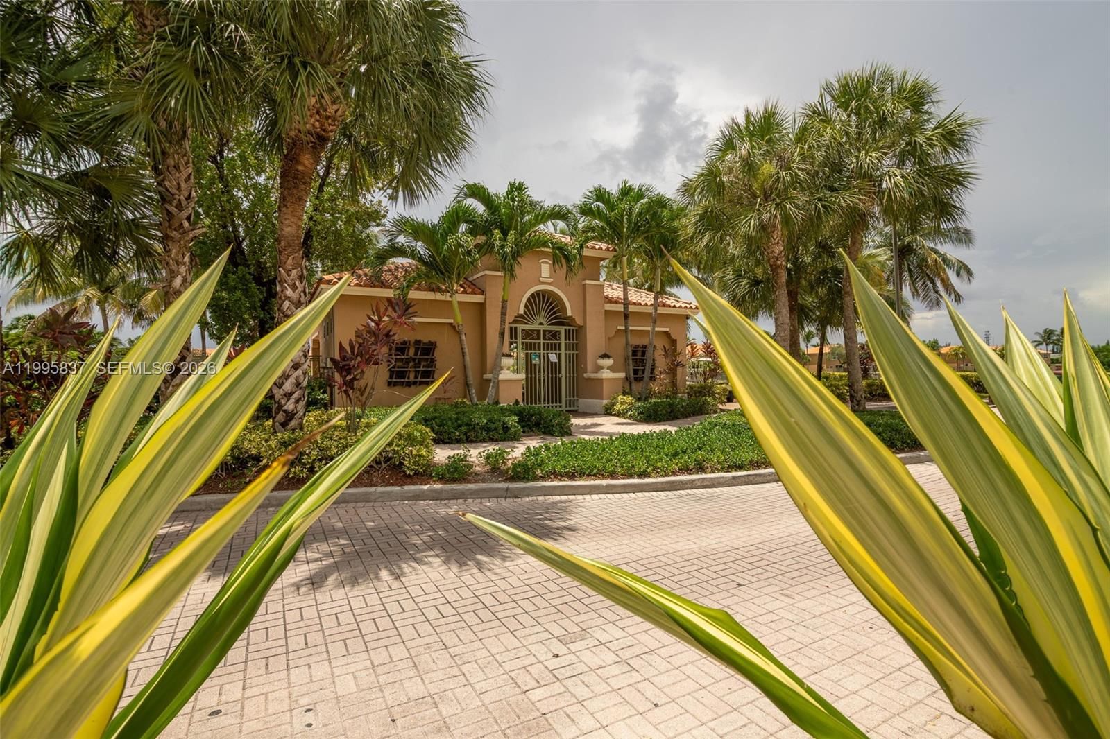 Real estate property located at 6540 114th Ave #1423, Miami-dade, The Courts At Doral Isles, Doral, FL