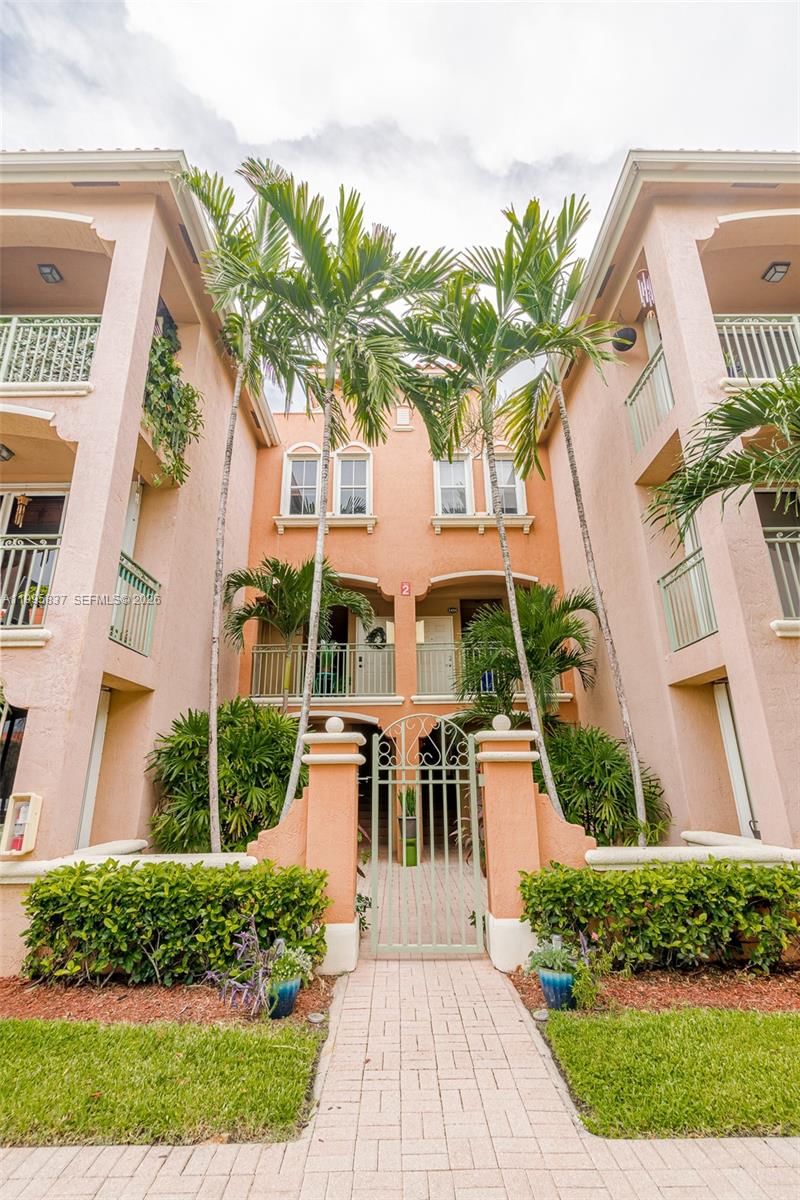 Real estate property located at 6540 114th Ave #1423, Miami-dade, The Courts At Doral Isles, Doral, FL