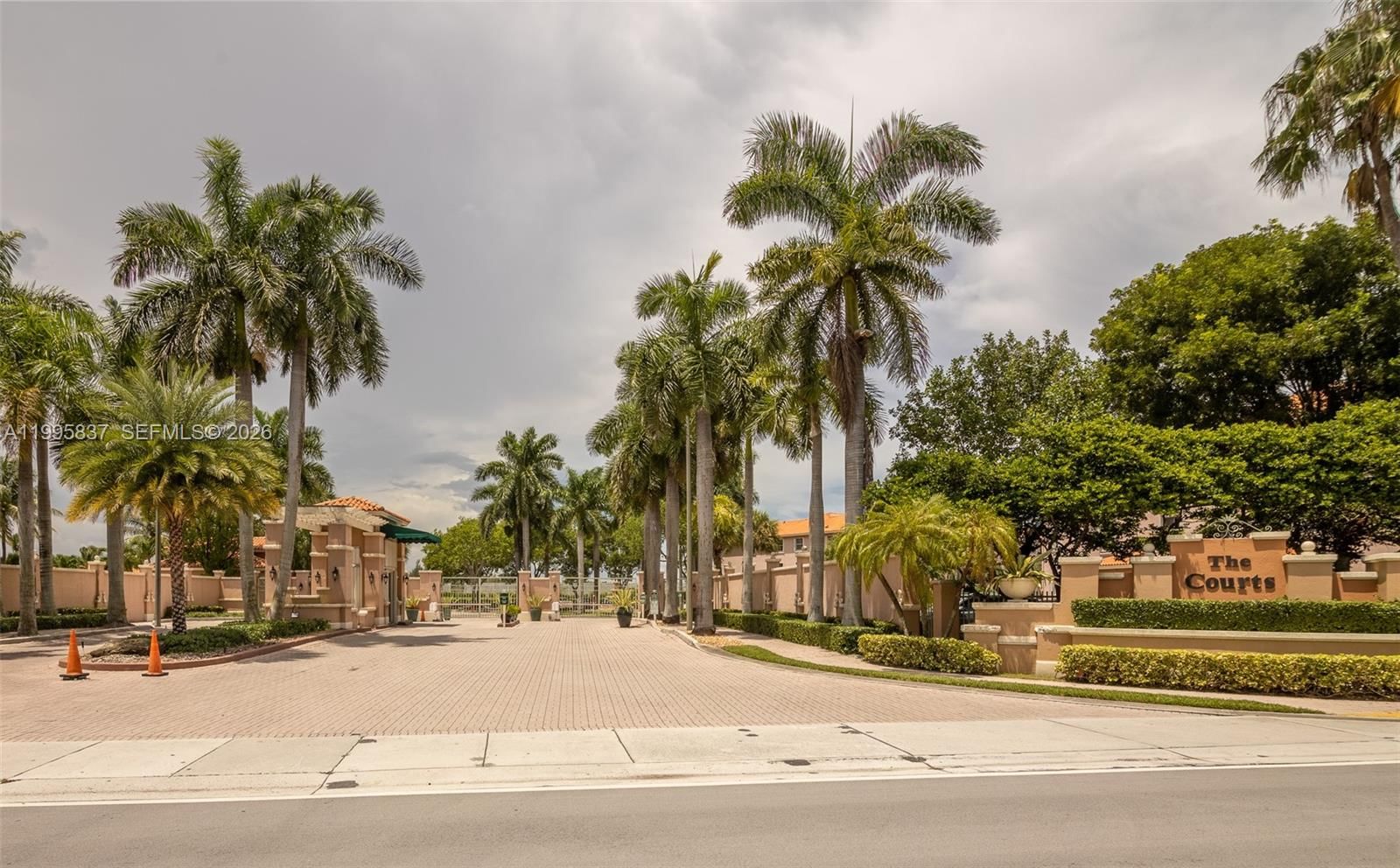 Real estate property located at 6540 114th Ave #1423, Miami-dade, The Courts At Doral Isles, Doral, FL