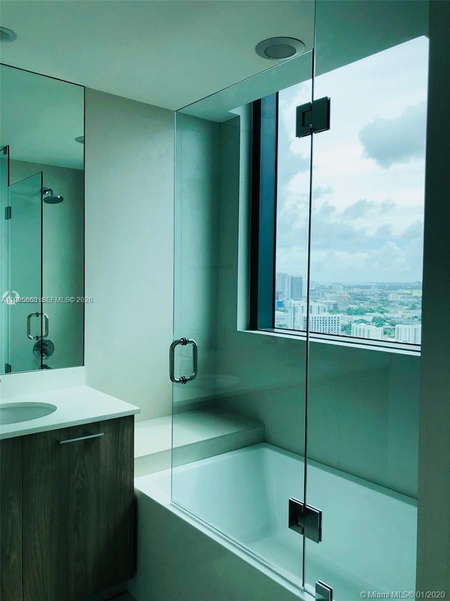 Real estate property located at 501 31st St #3609, Miami-dade, Paraiso Bayviews Condo, Miami, FL