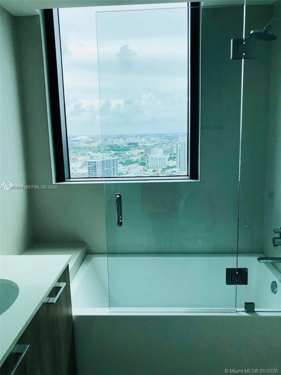 Real estate property located at 501 31st St #3609, Miami-dade, Paraiso Bayviews Condo, Miami, FL