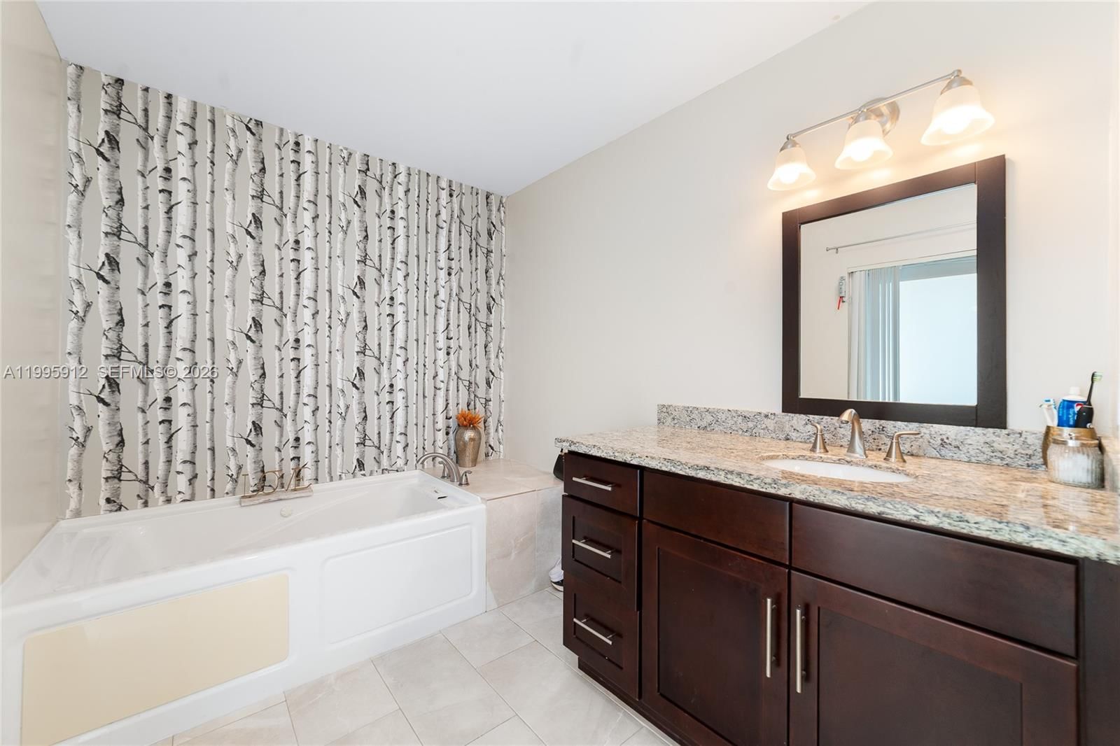 Real estate property located at 11690 Island Lakes Ln, Palm Beach, Island Lakes Sec 1 1, Boca Raton, FL