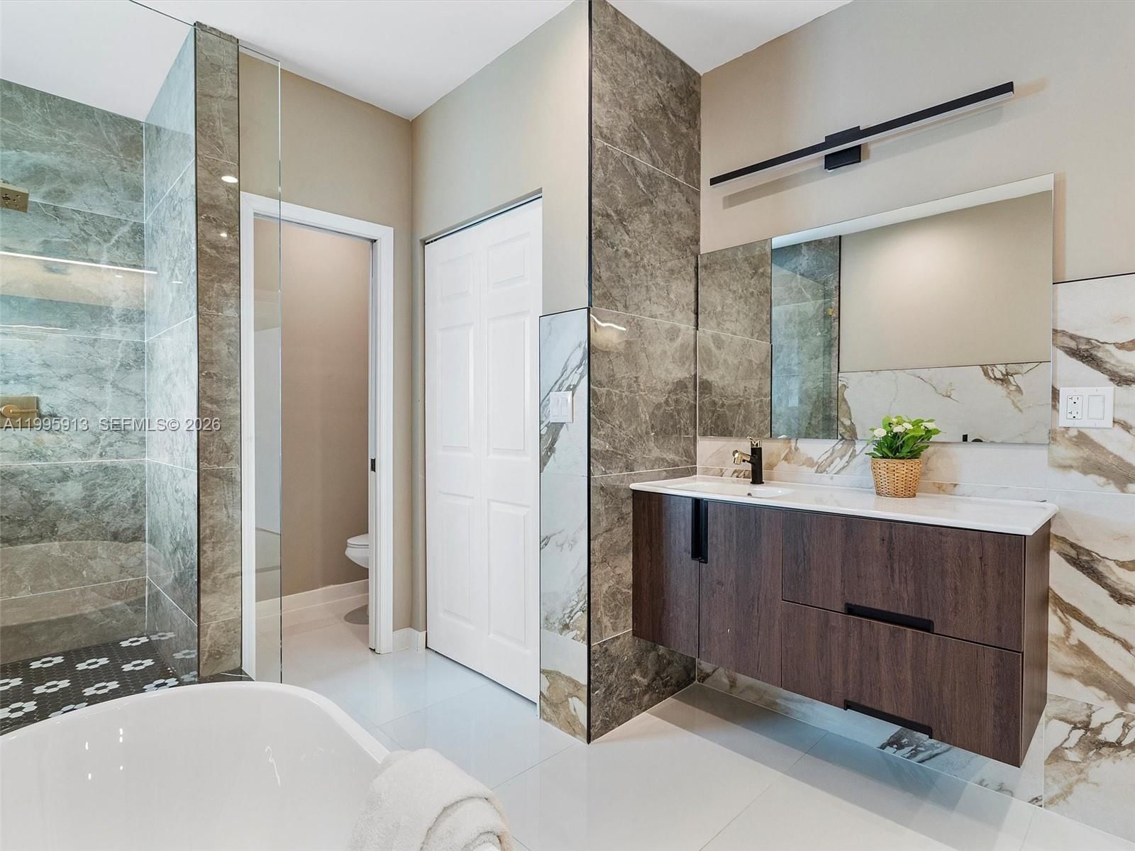 Real estate property located at 1500 Biarritz Dr, Miami-dade, Isle Of Normandy Trouvill, Miami Beach, FL