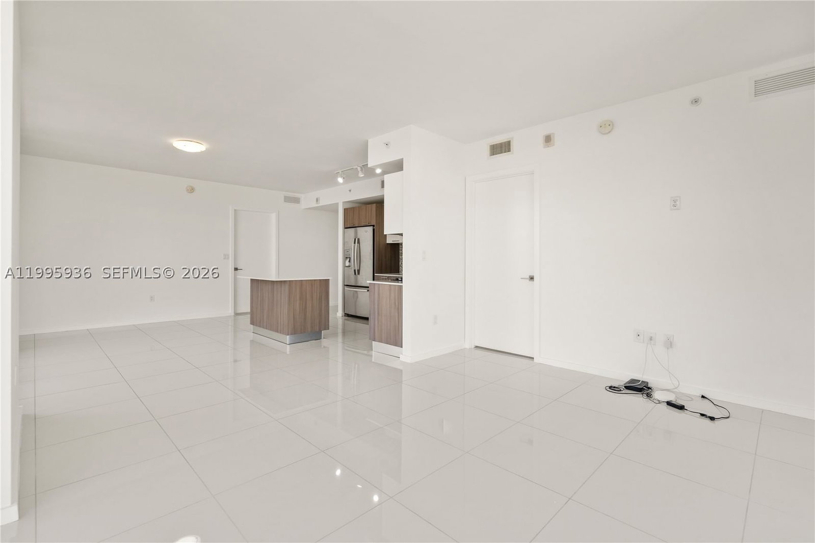 Real estate property located at 5300 85th St #1511, Miami-dade, 5300 Paseo Condo, Doral, FL