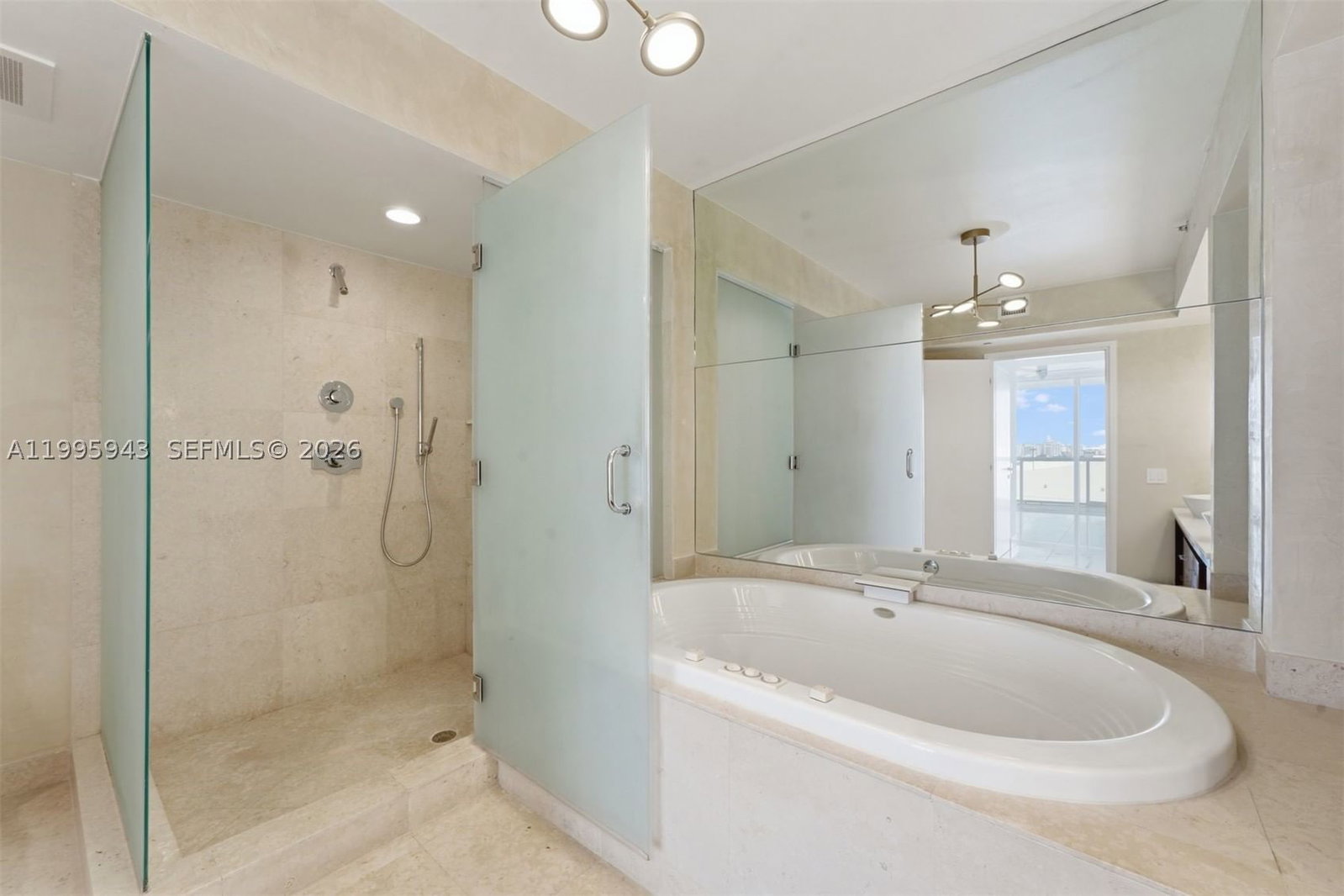 Real estate property located at 450 Alton Rd #910, Miami-dade, Icon Condo, Miami Beach, FL