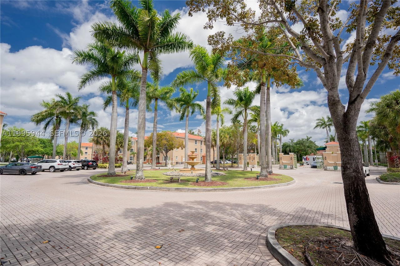 Real estate property located at 6420 114th Ave #1332, Miami-dade, The Courts At Doral Isles, Doral, FL