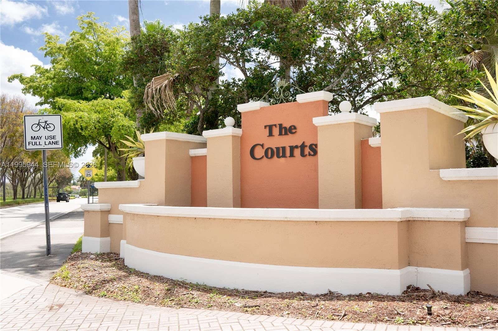 Real estate property located at 6420 114th Ave #1332, Miami-dade, The Courts At Doral Isles, Doral, FL