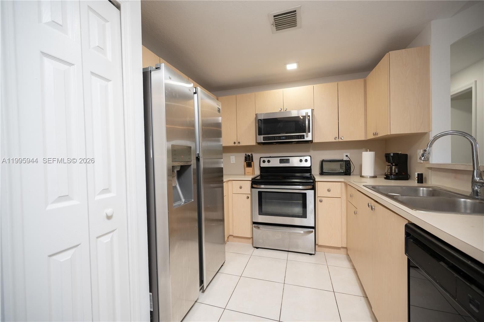 Real estate property located at 6420 114th Ave #1332, Miami-dade, The Courts At Doral Isles, Doral, FL