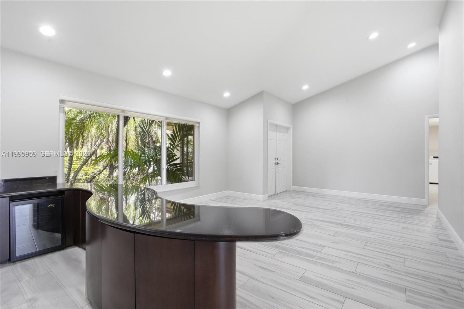 Real estate property located at 8230 55th Ct, Broward, Davie Lake Estates, Davie, FL