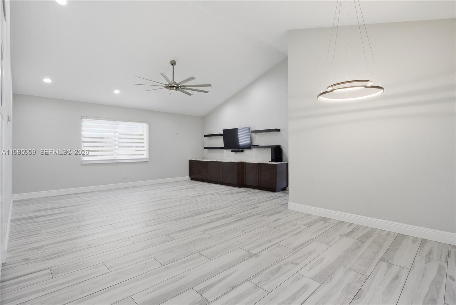 Real estate property located at 8230 55th Ct, Broward, Davie Lake Estates, Davie, FL