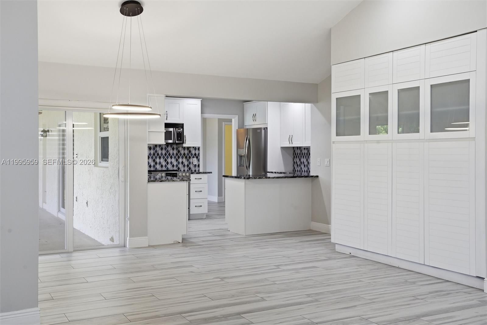 Real estate property located at 8230 55th Ct, Broward, Davie Lake Estates, Davie, FL