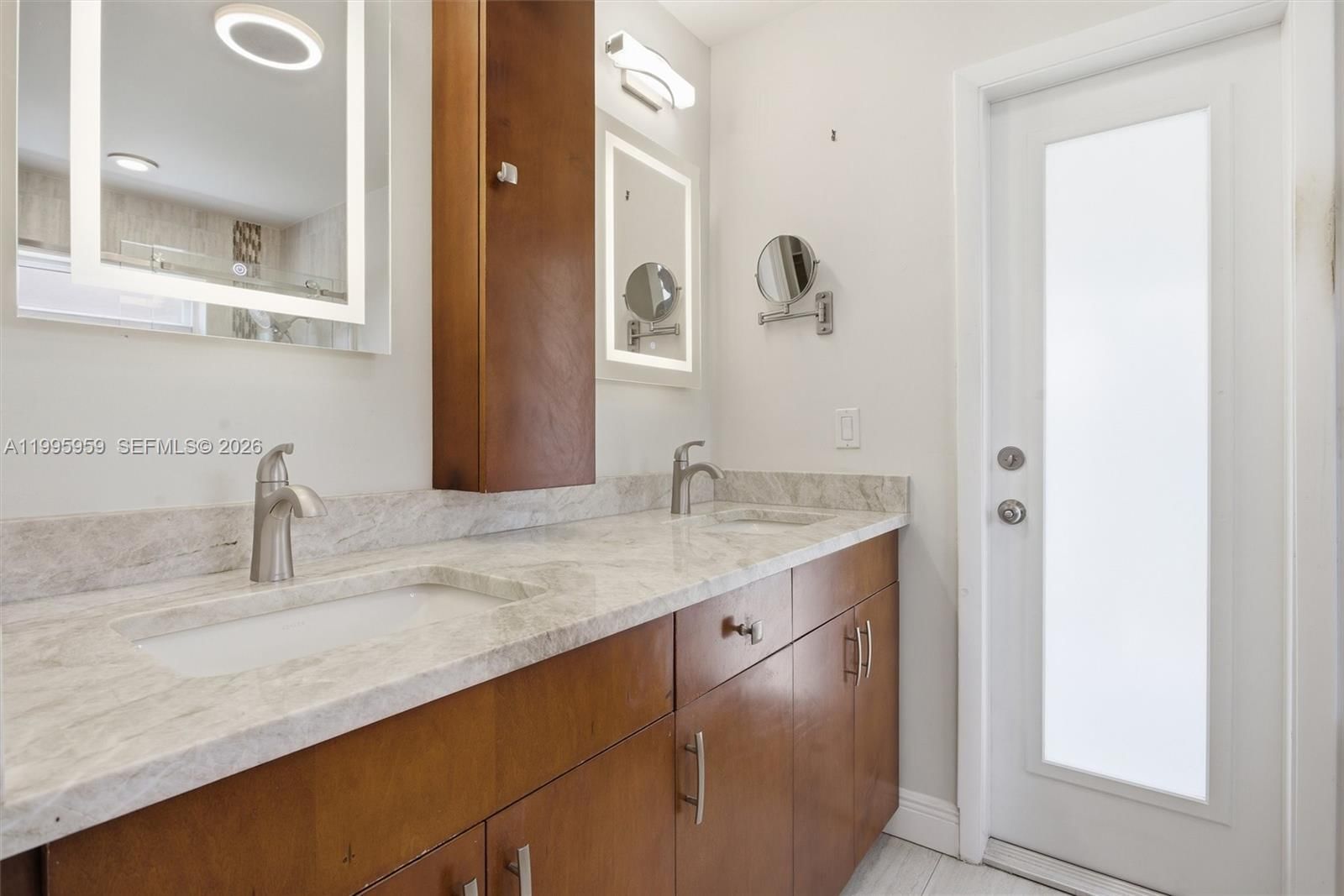 Real estate property located at 8230 55th Ct, Broward, Davie Lake Estates, Davie, FL