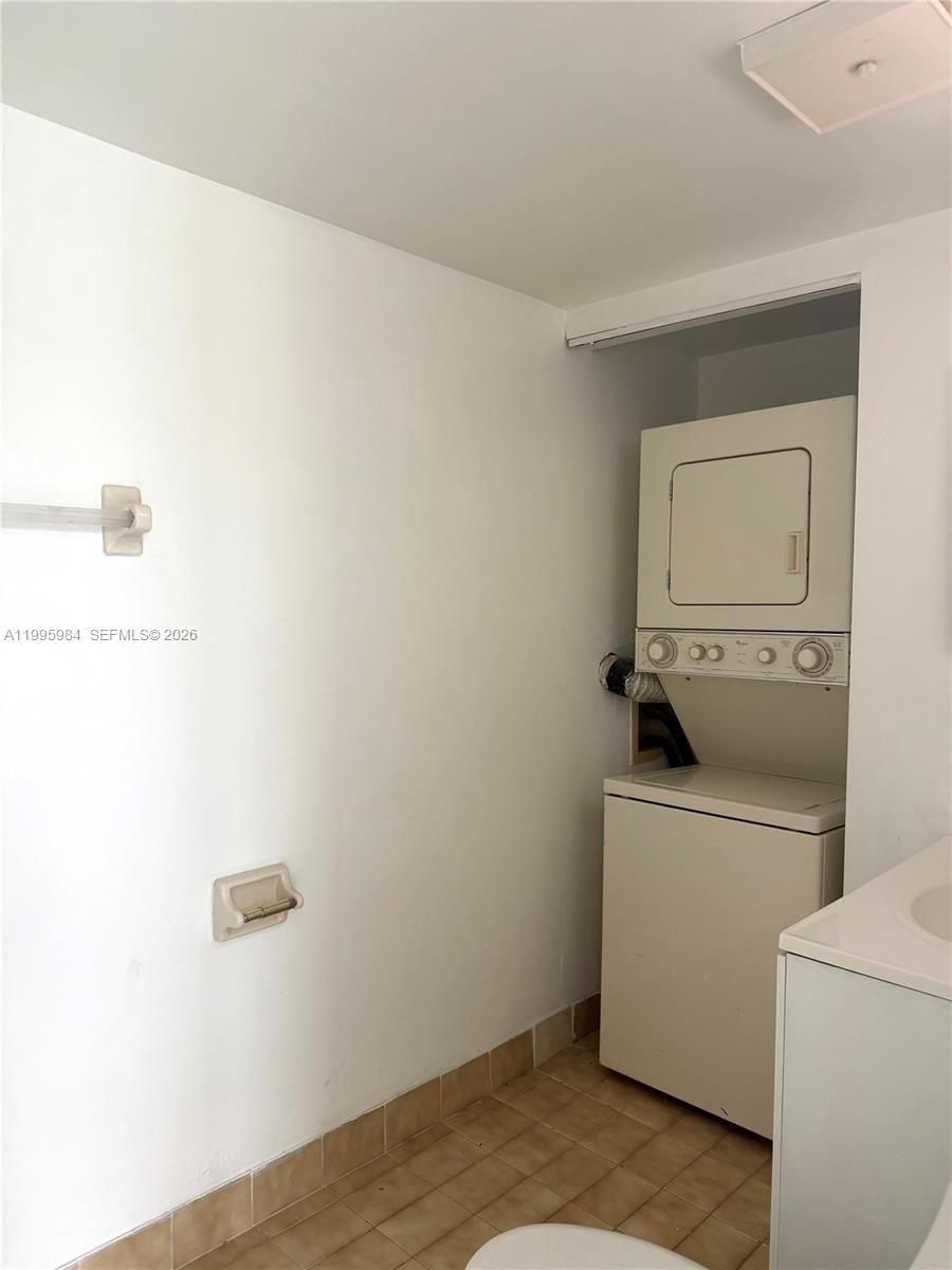 Real estate property located at 11750 18th St #314-1, Miami-dade, International Park I Cond, Miami, FL