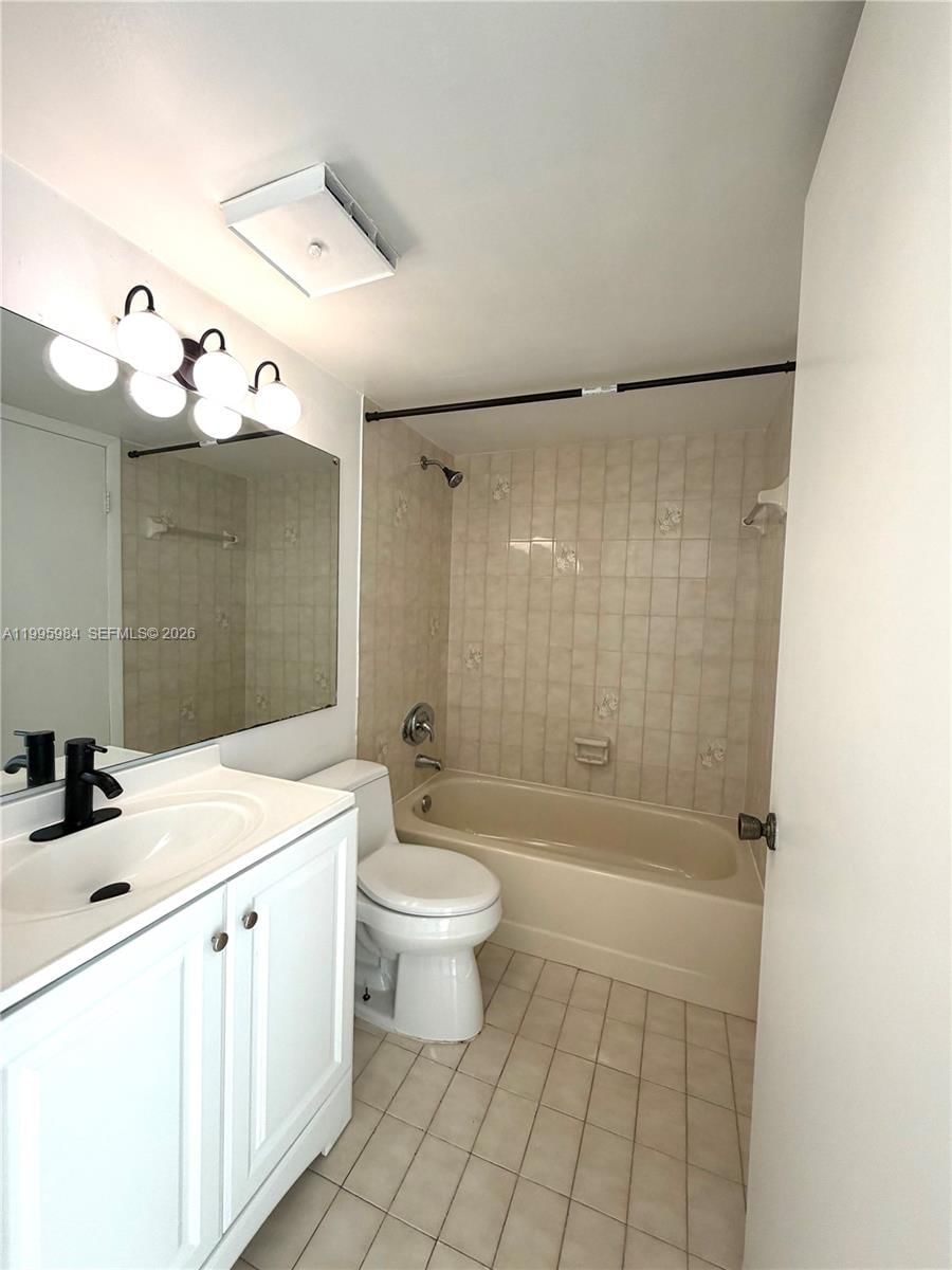 Real estate property located at 11750 18th St #314-1, Miami-dade, International Park I Cond, Miami, FL