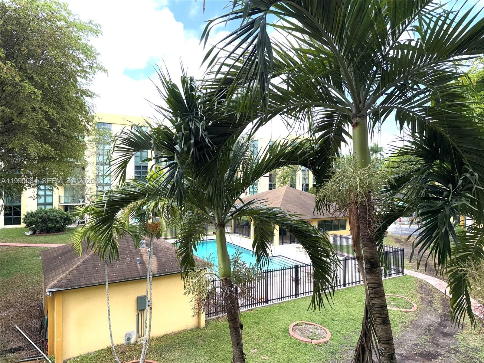 Real estate property located at 11750 18th St #314-1, Miami-dade, International Park I Cond, Miami, FL