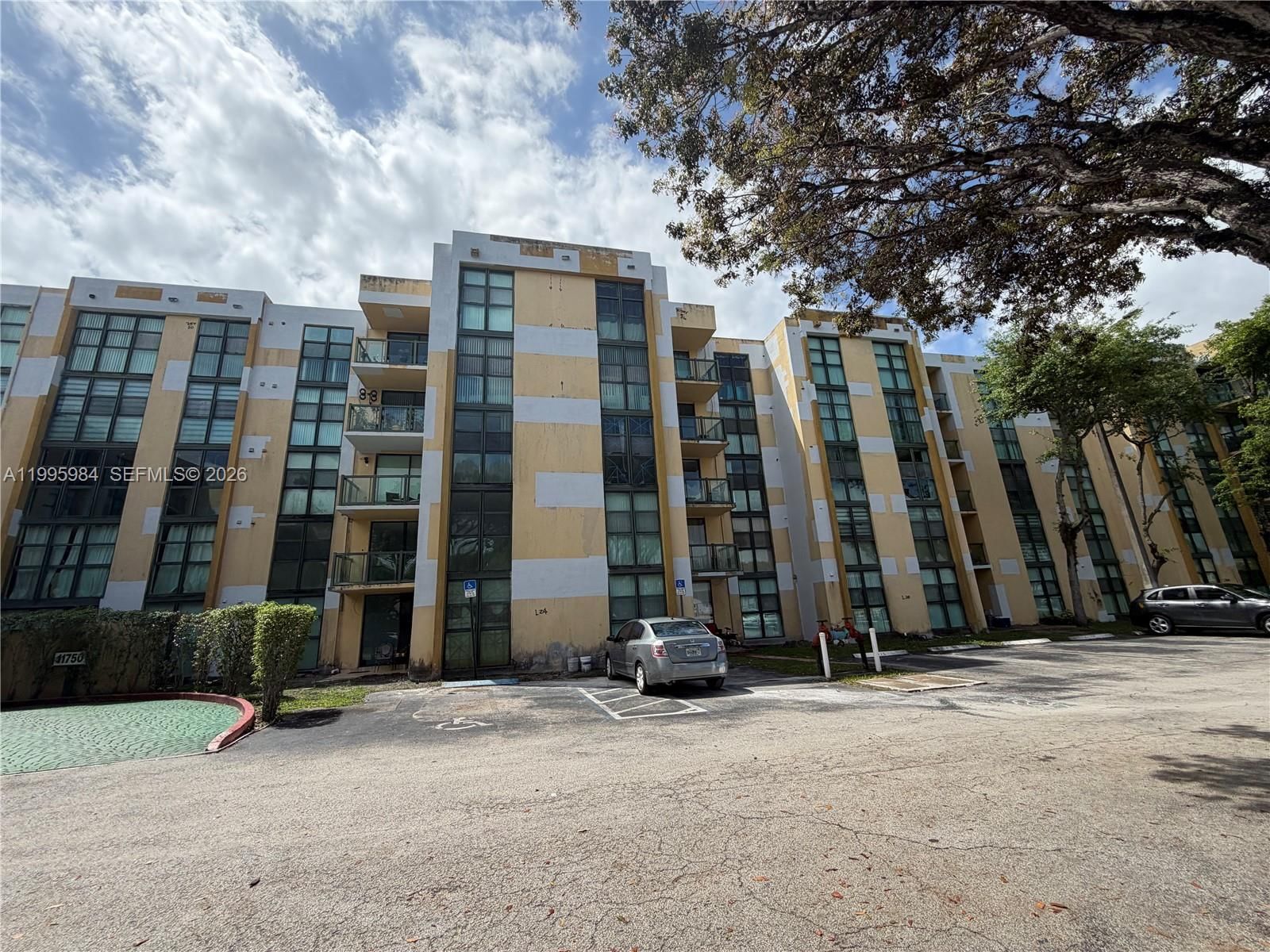 Real estate property located at 11750 18th St #314-1, Miami-dade, International Park I Cond, Miami, FL