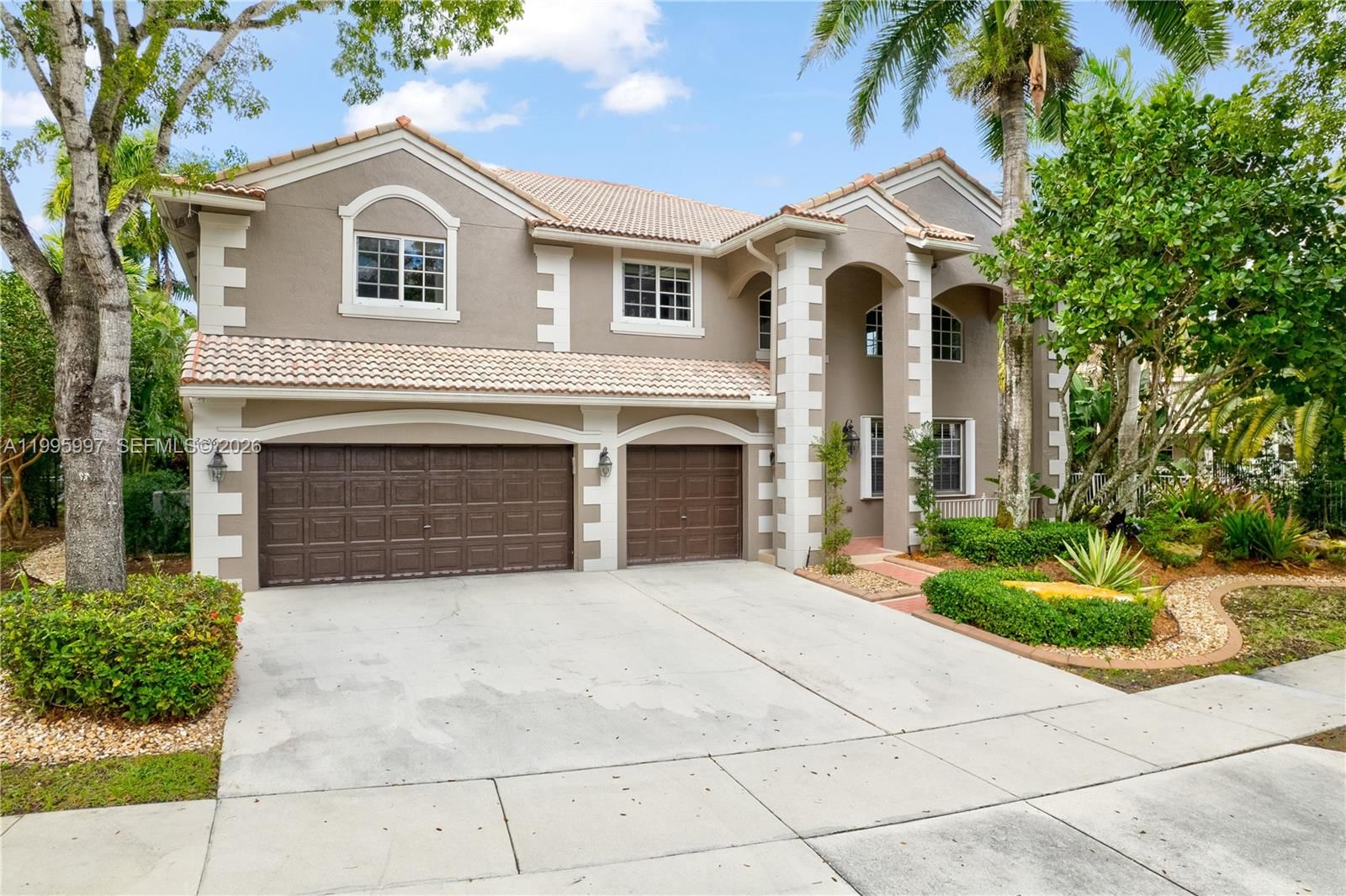 Real estate property located at 3706 Vista Way, Broward, Sectors 8 9 And 10 Plat, Weston, FL