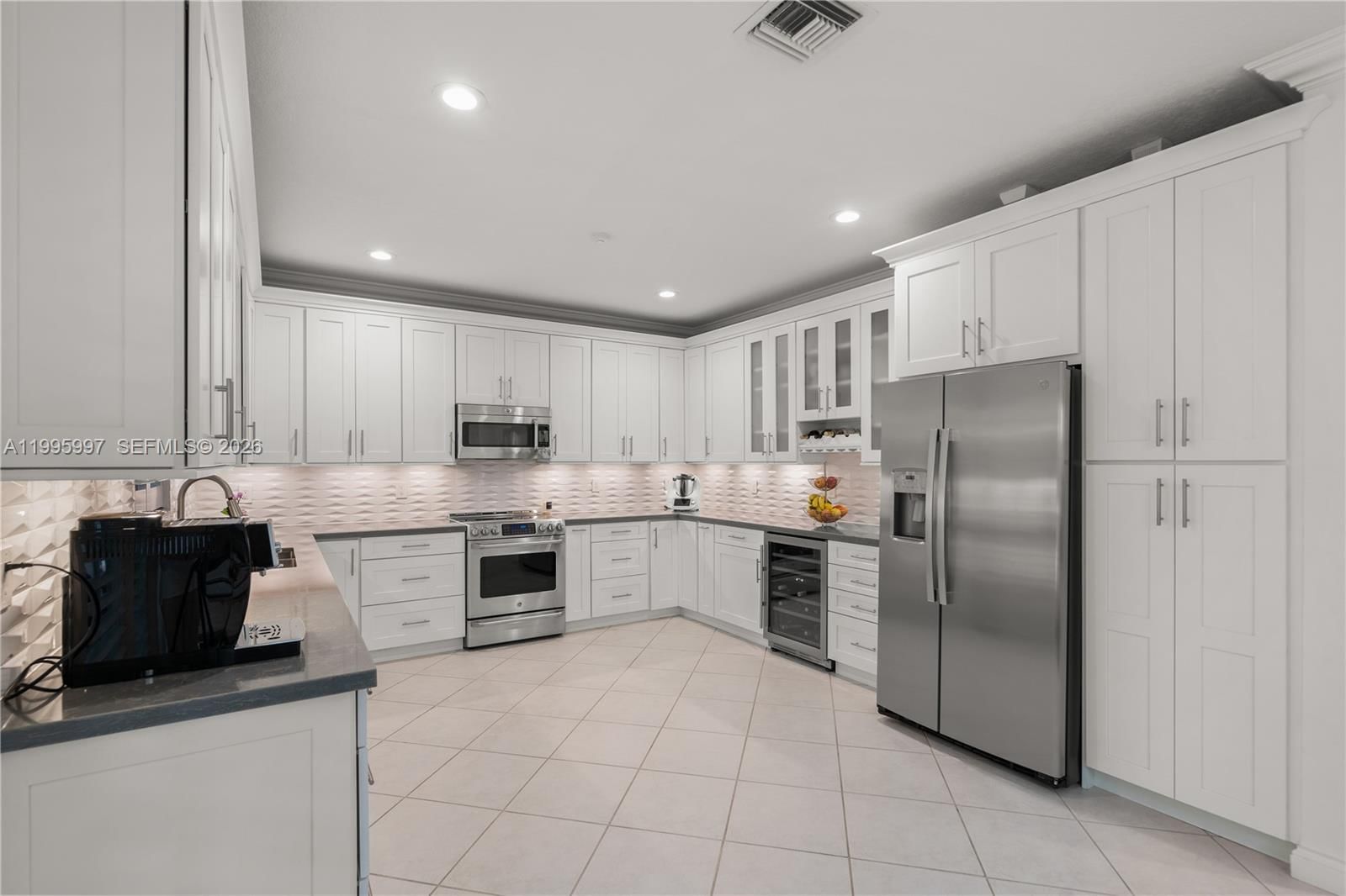 Real estate property located at 3706 Vista Way, Broward, Sectors 8 9 And 10 Plat, Weston, FL