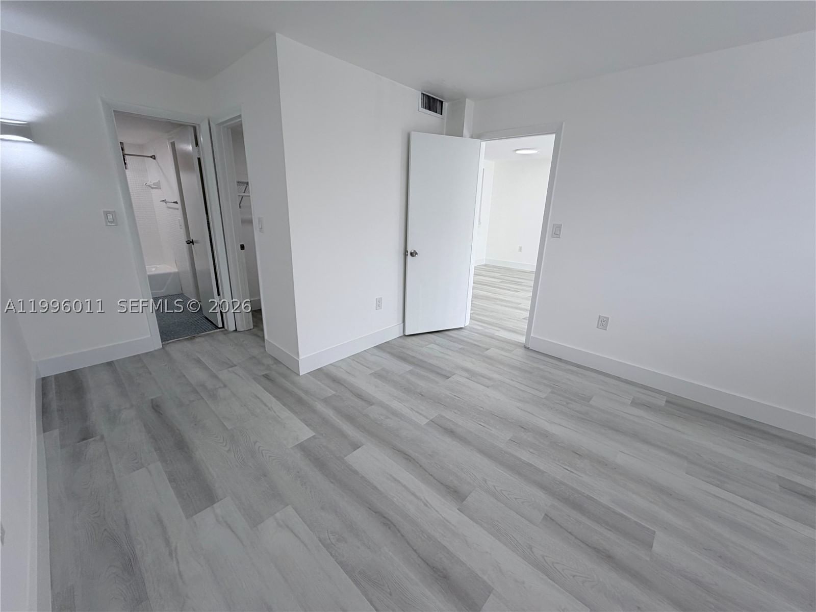 Real estate property located at 2980 Point East Dr D112, Miami-dade, Point East One Condo-bldg, Aventura, FL