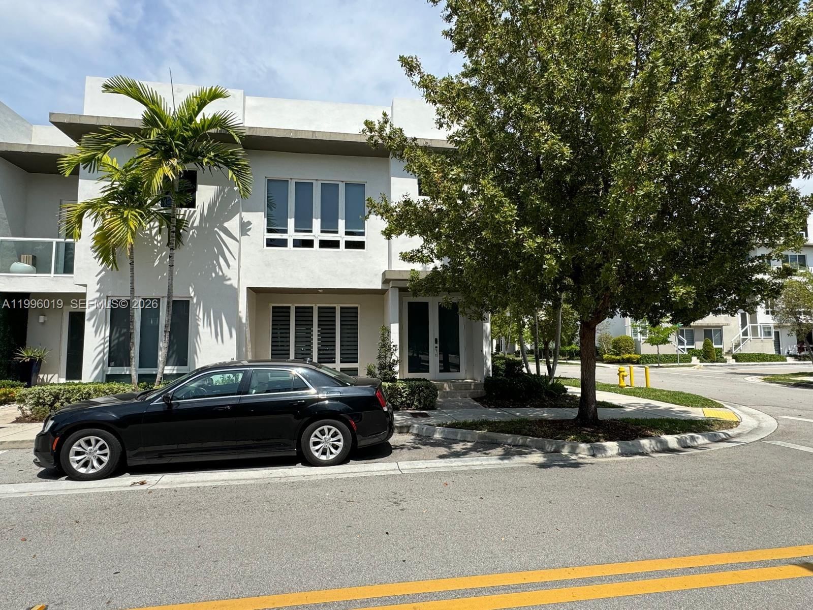 Real estate property located at 10361 64th Ter, Miami-dade, Landmark At Doral, Doral, FL