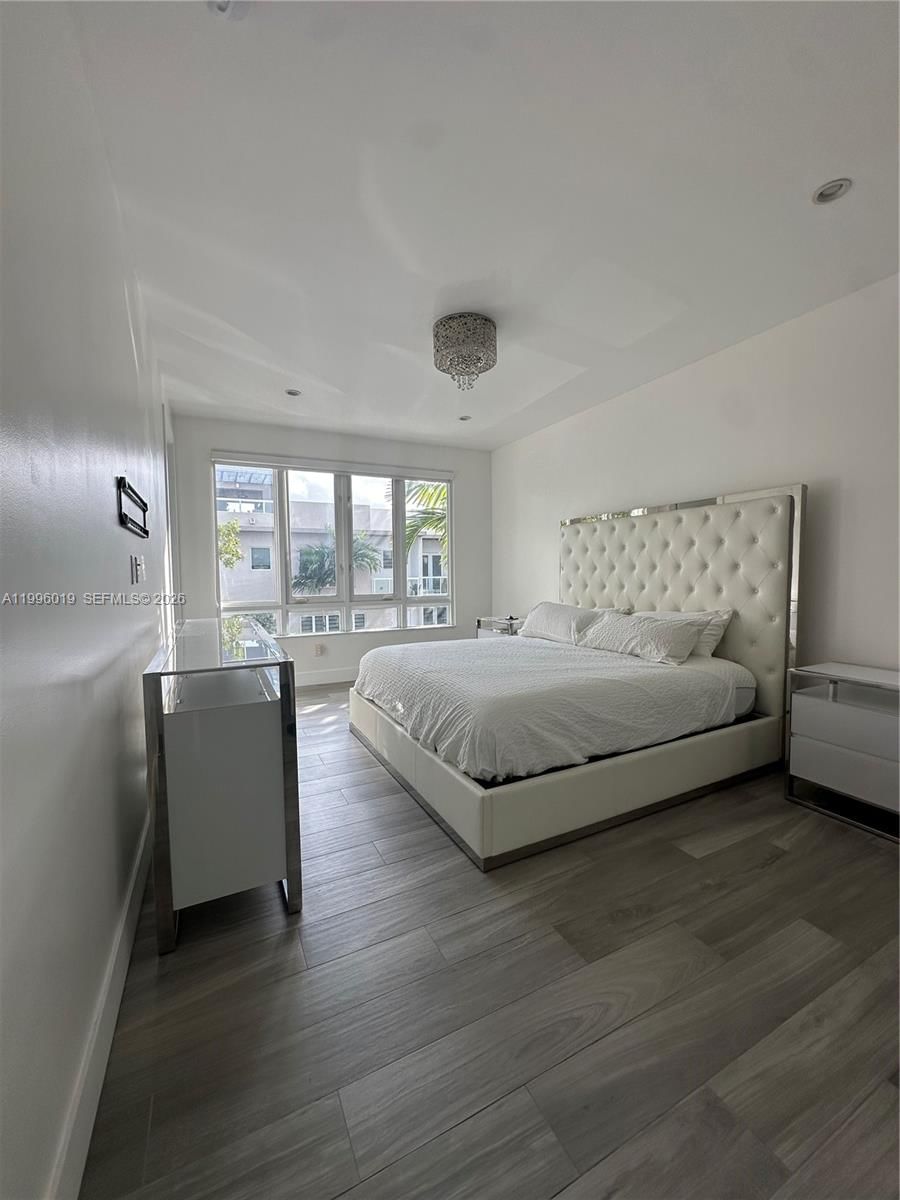 Real estate property located at 10361 64th Ter, Miami-dade, Landmark At Doral, Doral, FL