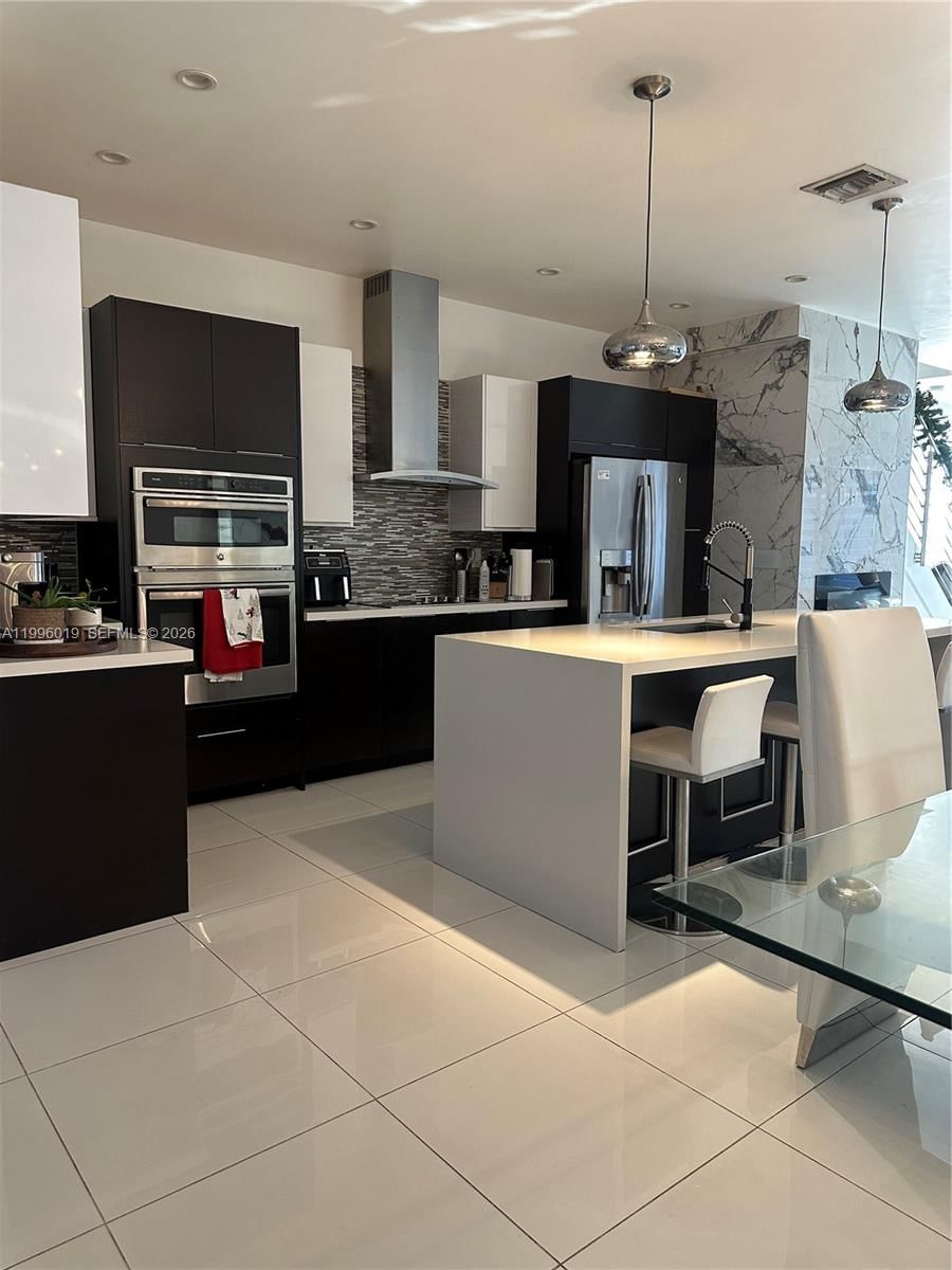 Real estate property located at 10361 64th Ter, Miami-dade, Landmark At Doral, Doral, FL