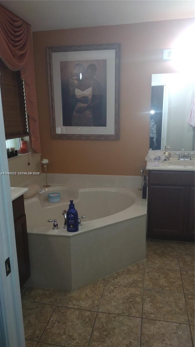 Real estate property located at , Miami-dade, Majorca Isles I Condo, Miami Gardens, FL