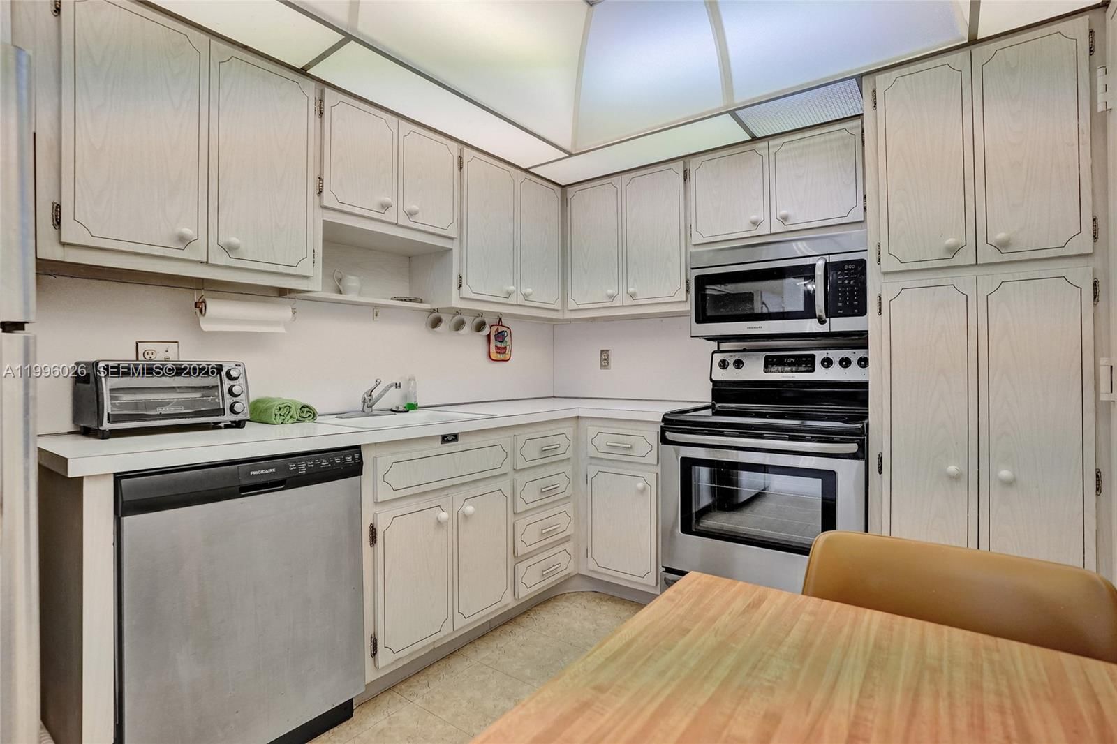 Real estate property located at 1985 Ocean Dr #12A, Broward, Hemispheres Condo, Hallandale Beach, FL