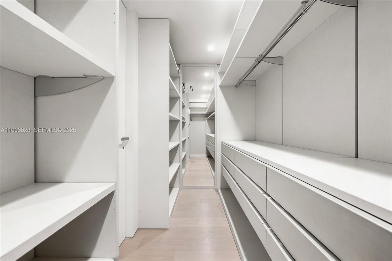 Real estate property located at 100 Pointe Dr #1906/07, Miami-dade, Continuum On South Beach, Miami Beach, FL