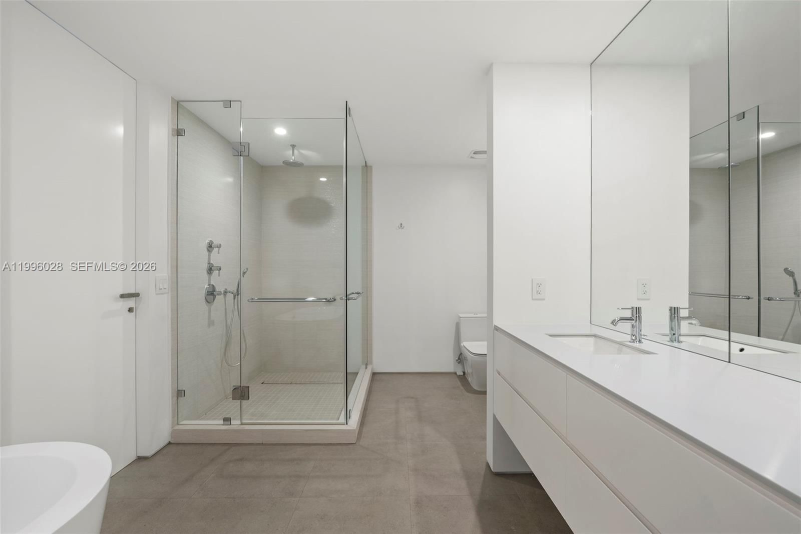 Real estate property located at 100 Pointe Dr #1906/07, Miami-dade, Continuum On South Beach, Miami Beach, FL