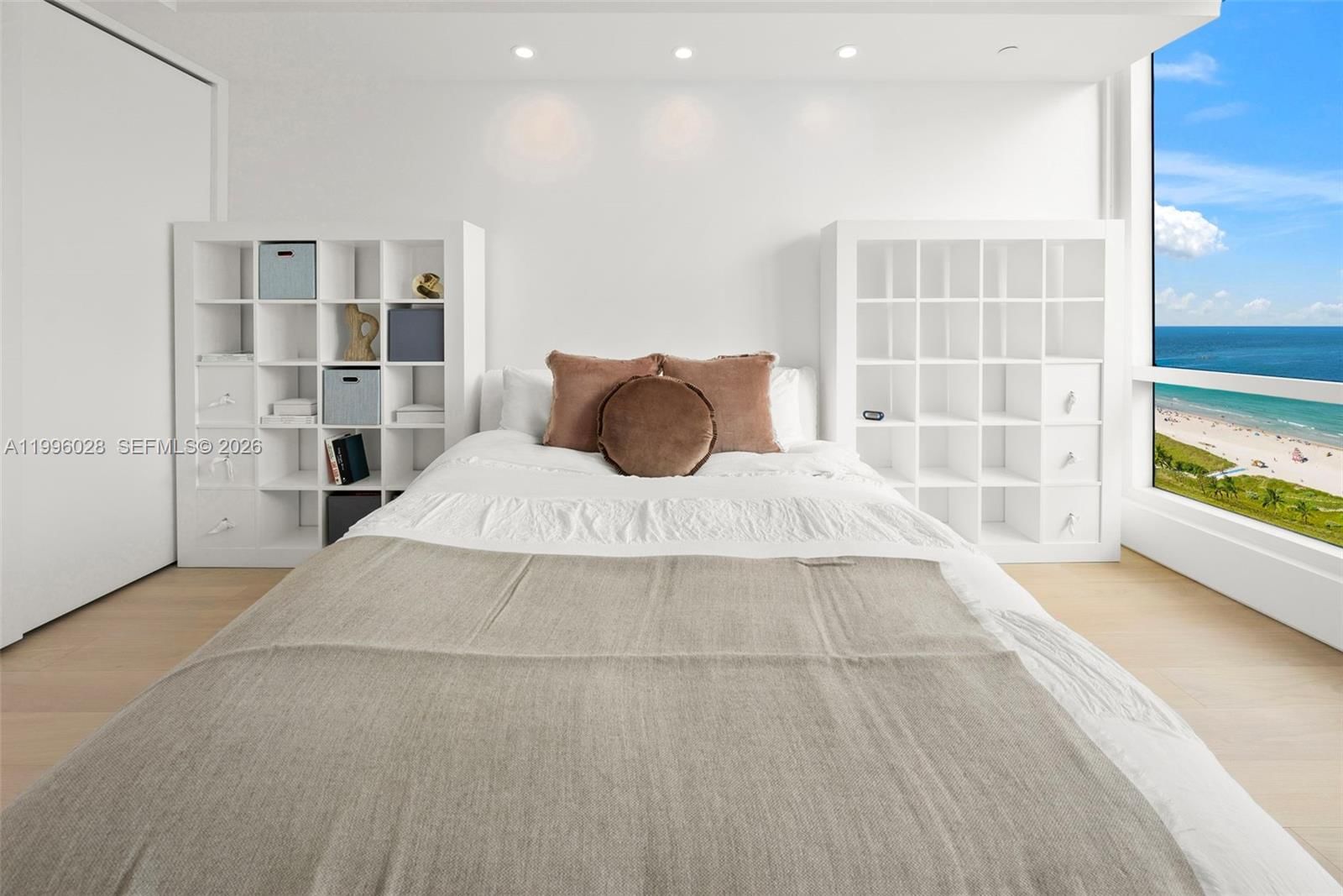 Real estate property located at 100 Pointe Dr #1906/07, Miami-dade, Continuum On South Beach, Miami Beach, FL