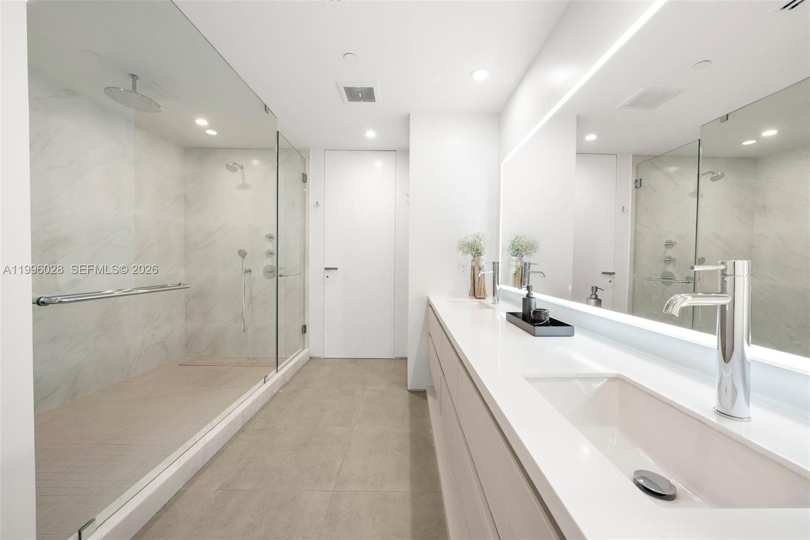 Real estate property located at 100 Pointe Dr #1906/07, Miami-dade, Continuum On South Beach, Miami Beach, FL