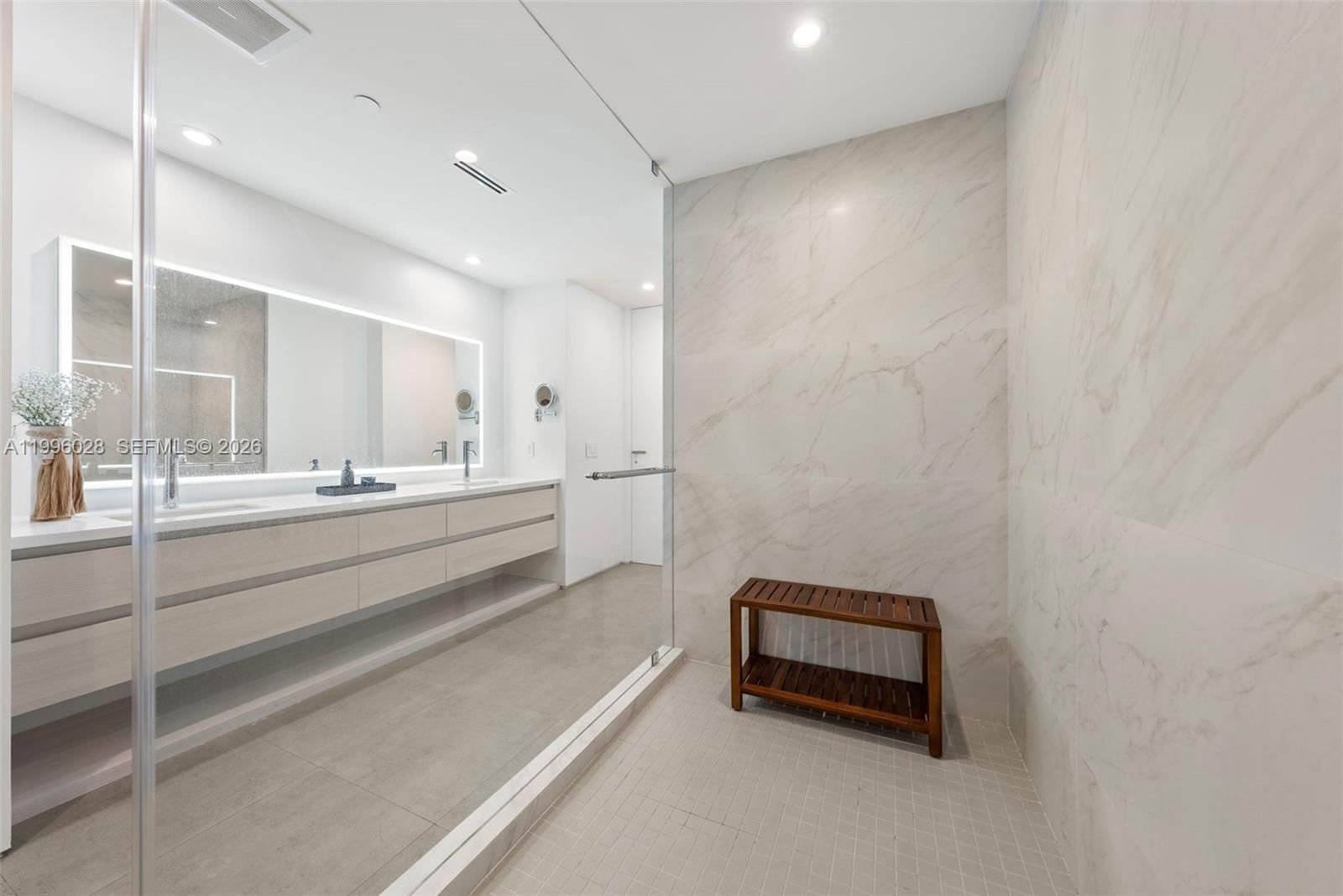 Real estate property located at 100 Pointe Dr #1906/07, Miami-dade, Continuum On South Beach, Miami Beach, FL