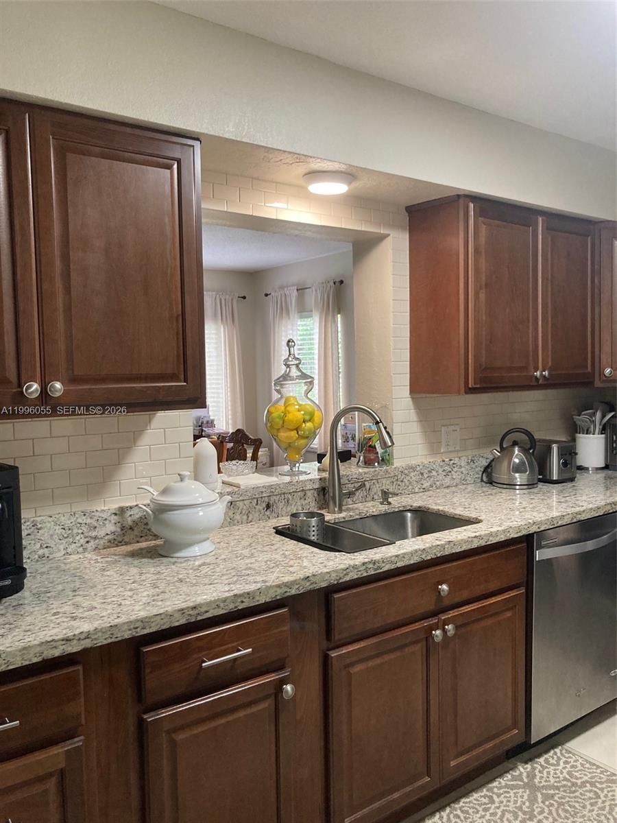 Real estate property located at 7008 95th Ter, Broward, Westwood Community 4, Tamarac, FL